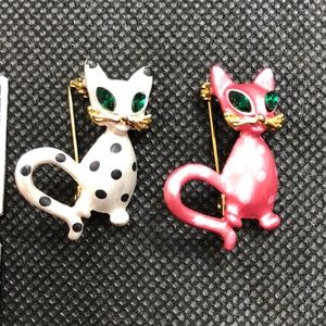 Adorable cat pins